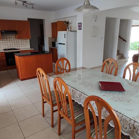 Villa Rina Paphos Eksteriør billede