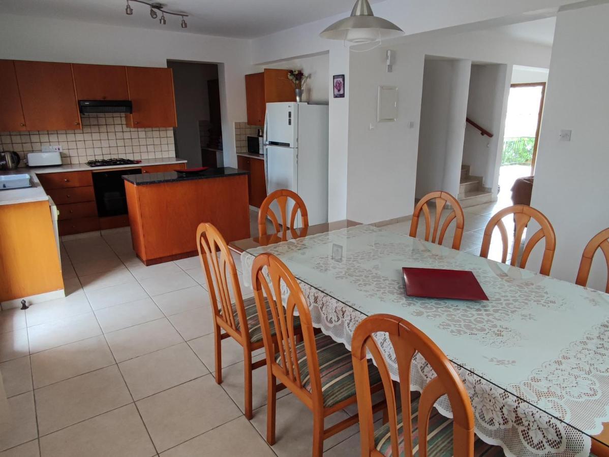 Villa Rina Paphos Eksteriør billede