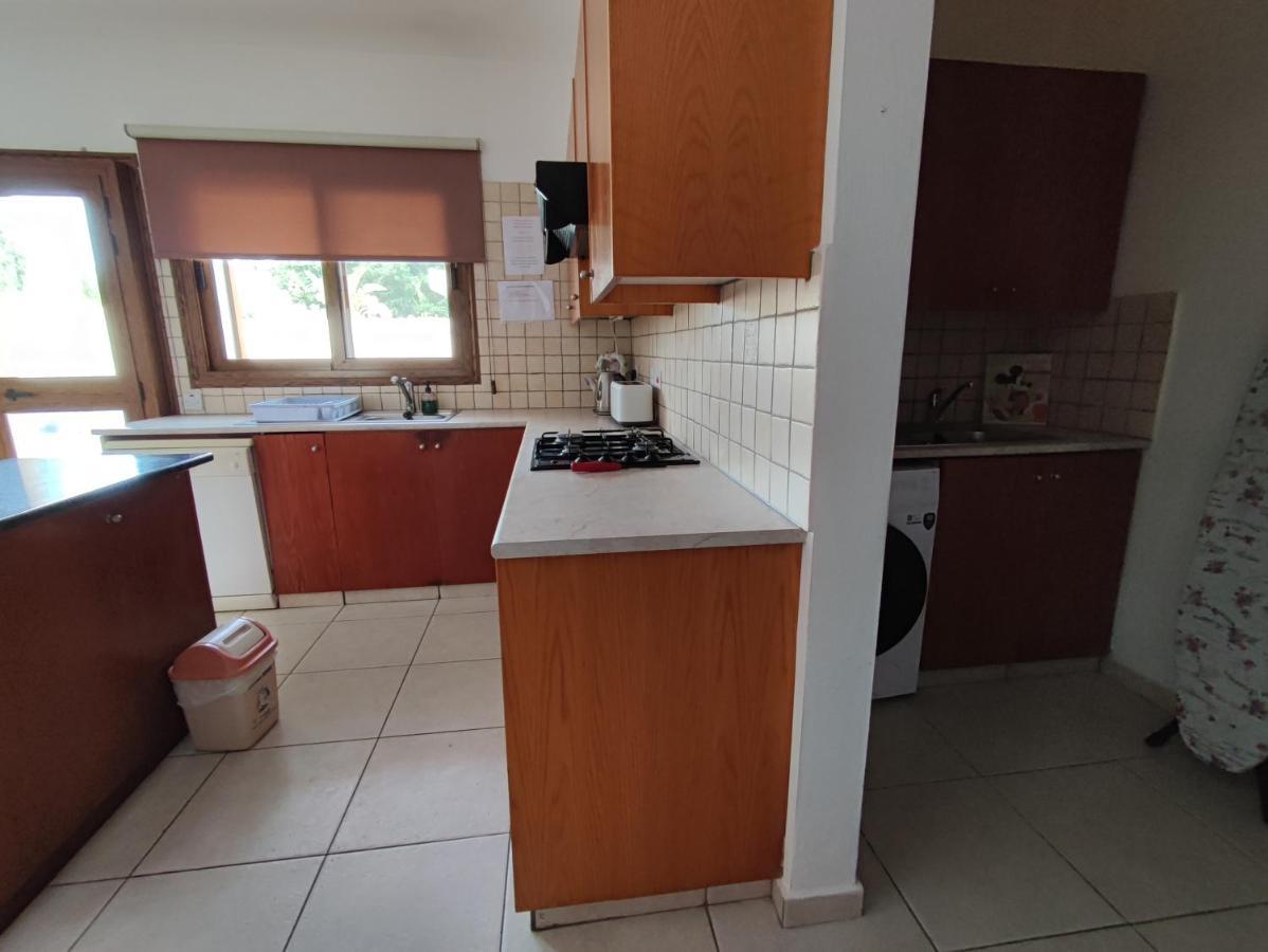 Villa Rina Paphos Eksteriør billede
