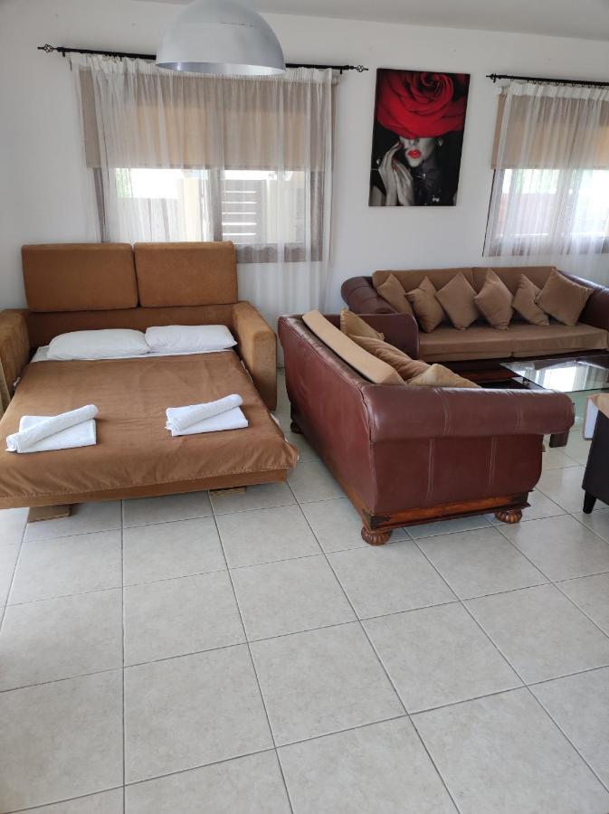 Villa Rina Paphos Eksteriør billede