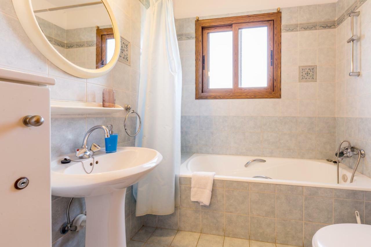 Villa Rina Paphos Eksteriør billede