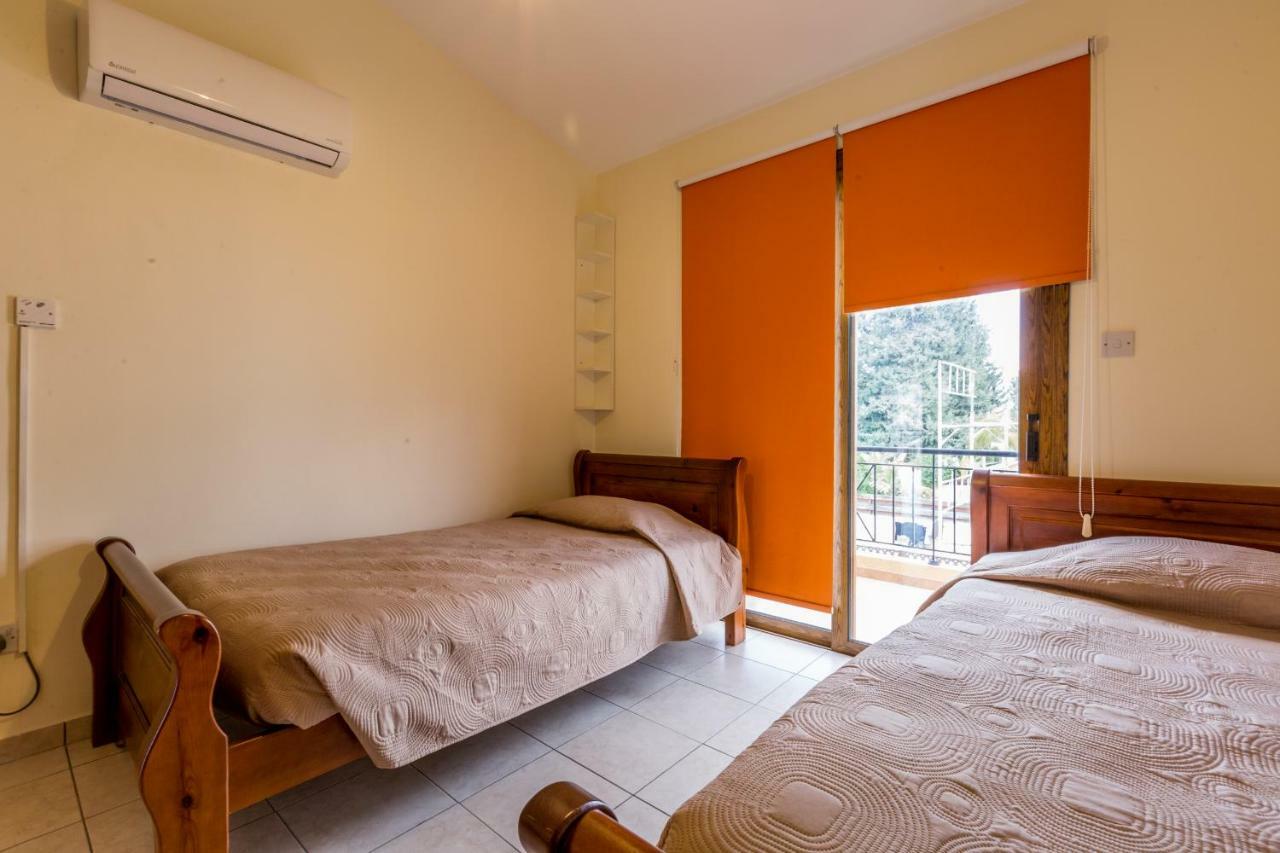 Villa Rina Paphos Eksteriør billede