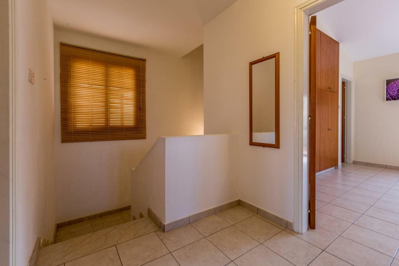 Villa Rina Paphos Eksteriør billede