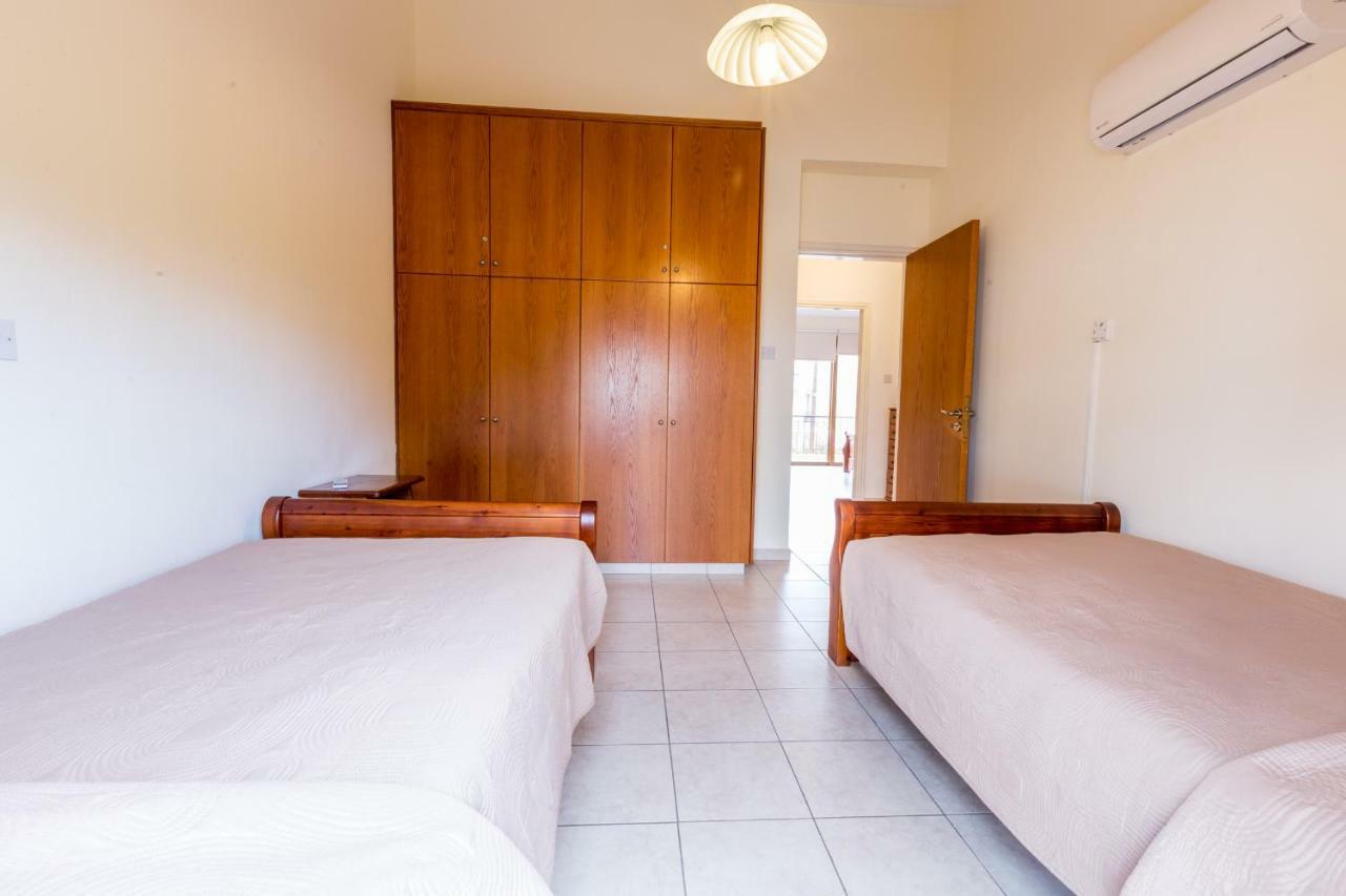 Villa Rina Paphos Eksteriør billede