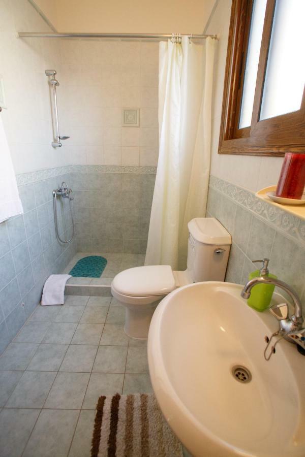 Villa Rina Paphos Eksteriør billede