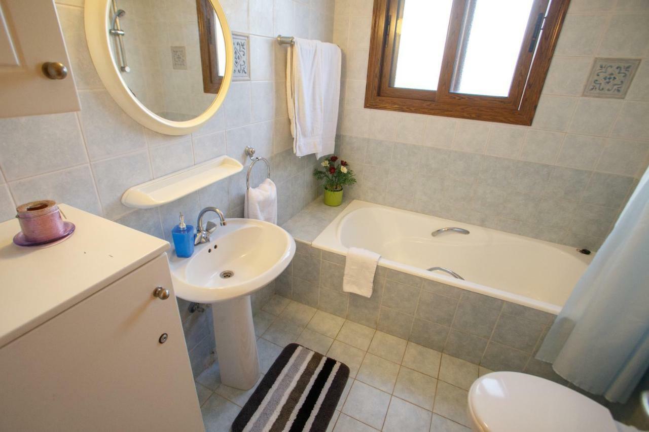 Villa Rina Paphos Eksteriør billede